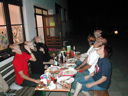 Fabio, Marlen, Malin, Axel, Bärbel, Augusto and Tara drinking 